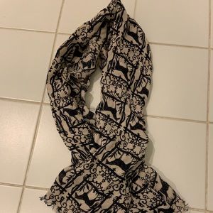 ADORABLE AND UNIQUE printed scarf!